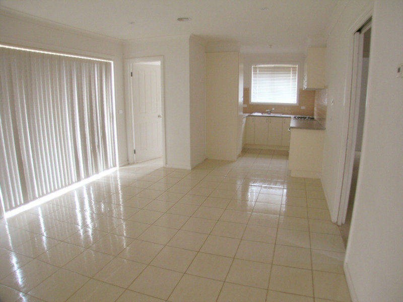 18/4-16  MELALEUCA DRIVE, Meadow Heights VIC 3048