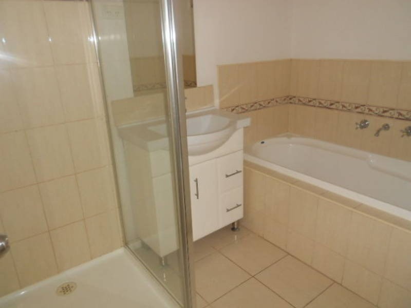 18/4-16  MELALEUCA DRIVE, Meadow Heights VIC 3048