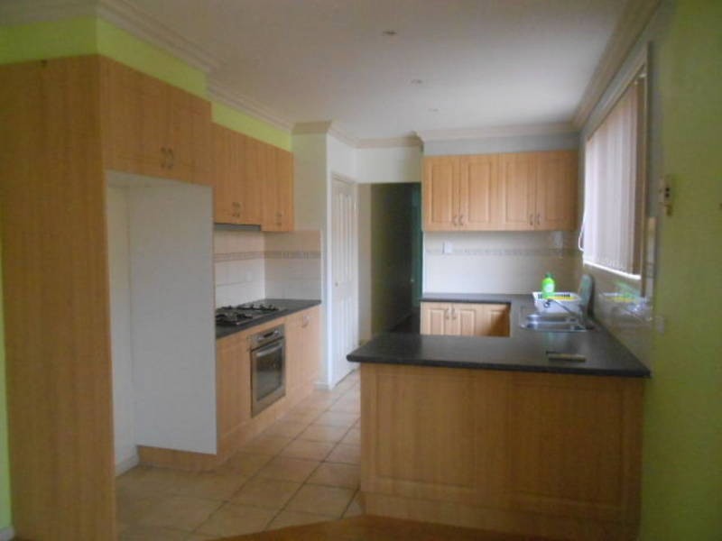 5 BRUSHWOOD CIRCUIT, Roxburgh Park VIC 3064