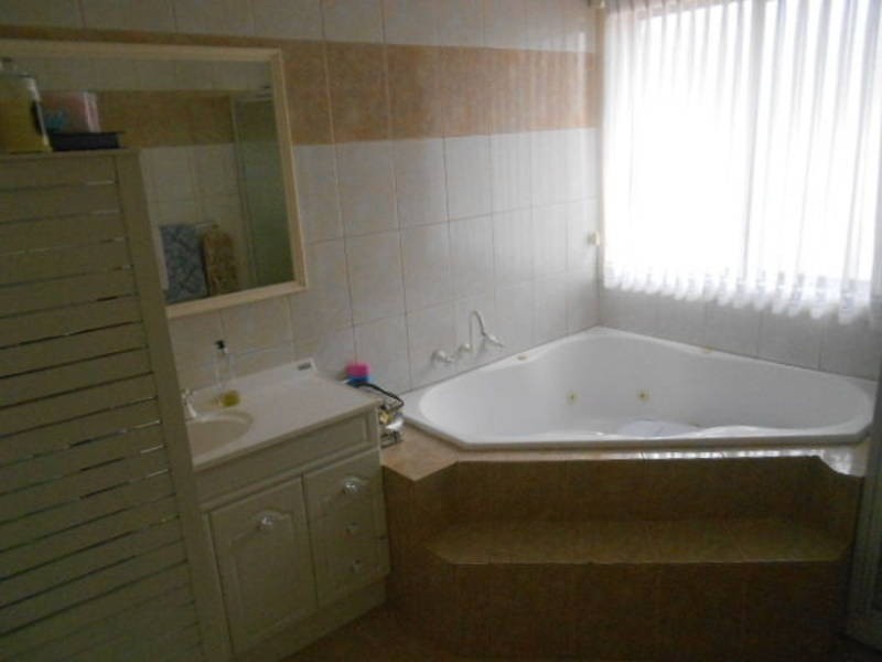 48 CASSINIA CRESCENT, Meadow Heights VIC 3048