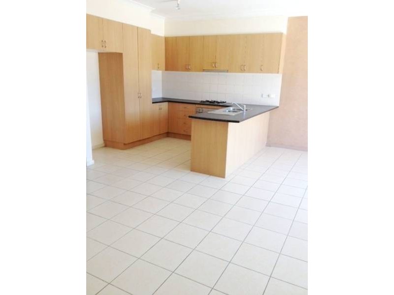 90 HAYFIELD ROAD, Roxburgh Park VIC 3064