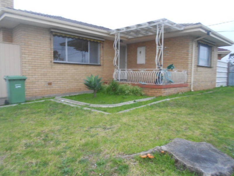 2 EMERALD STREET, Dallas VIC 3047