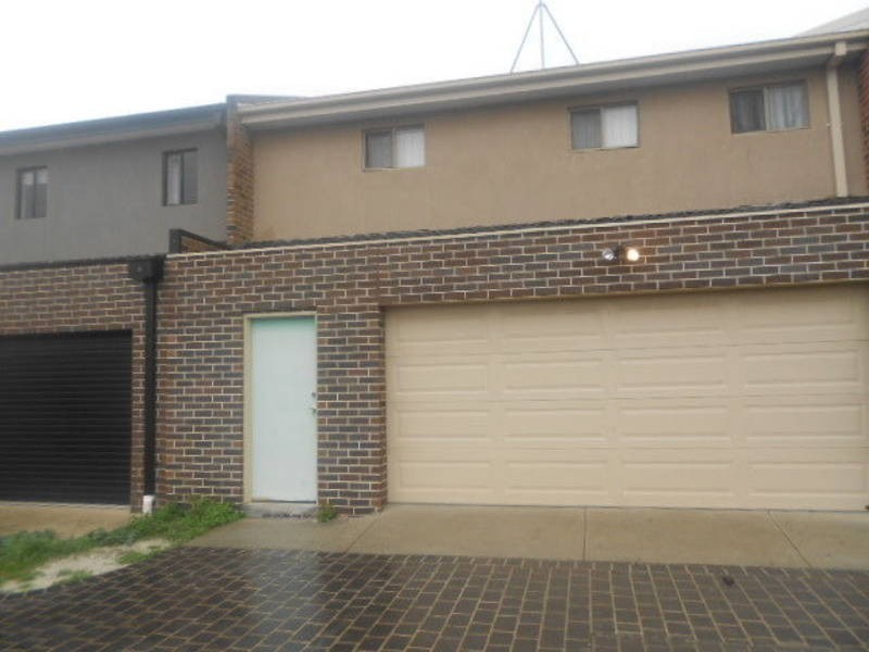 18A BROOKVALE COURT, Roxburgh Park VIC 3064