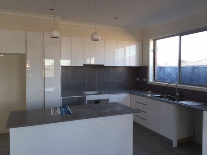 7 VIOLET PLACE, Craigieburn VIC 3064