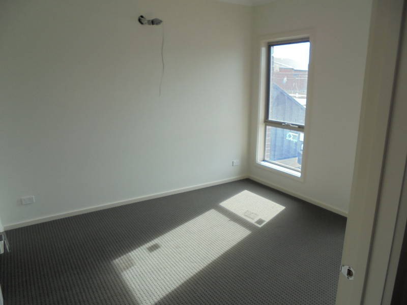 7 VIOLET PLACE, Craigieburn VIC 3064