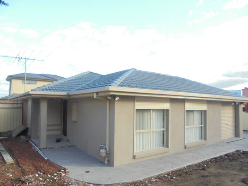 1/23 PARINGA BOULEVARD, Meadow Heights VIC 3048