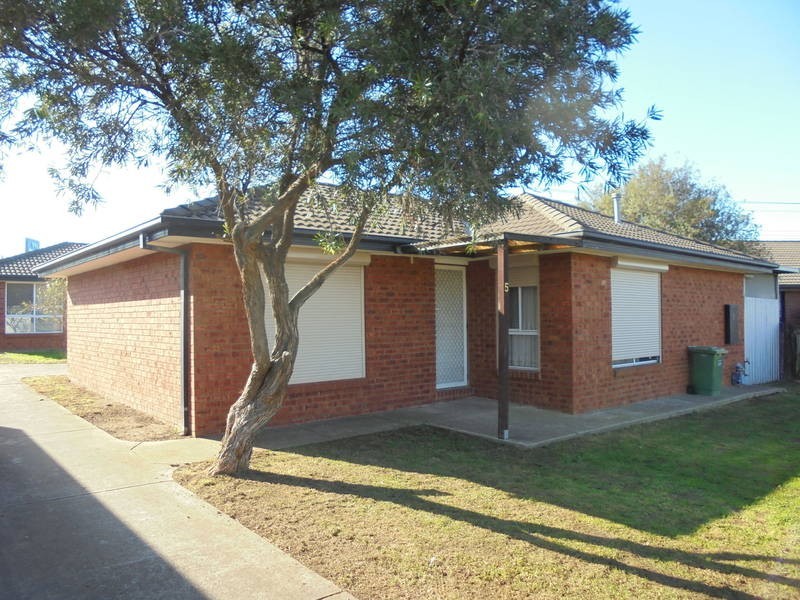 1/5 PALTARA COURT, Meadow Heights VIC 3048
