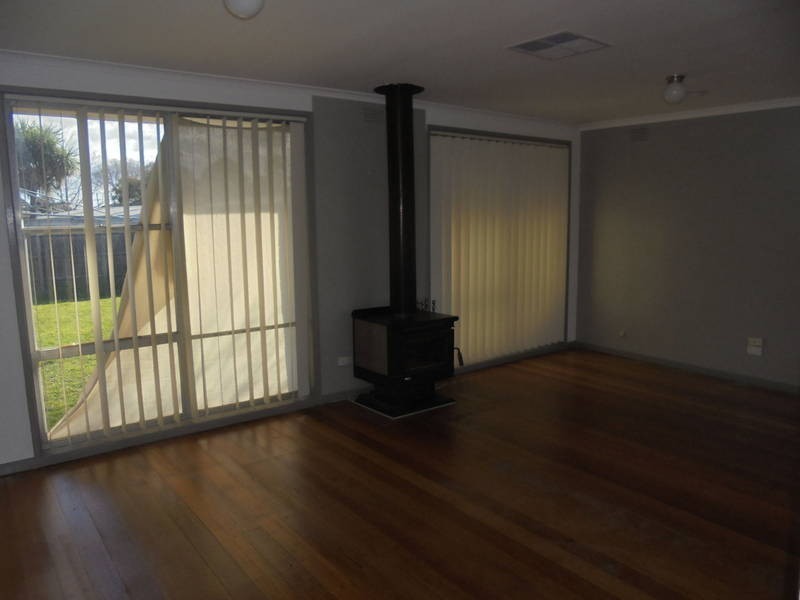 42 VENTNOR CRESCENT, Coolaroo VIC 3048