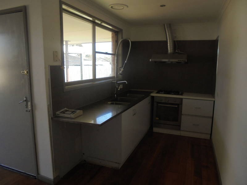 42 VENTNOR CRESCENT, Coolaroo VIC 3048