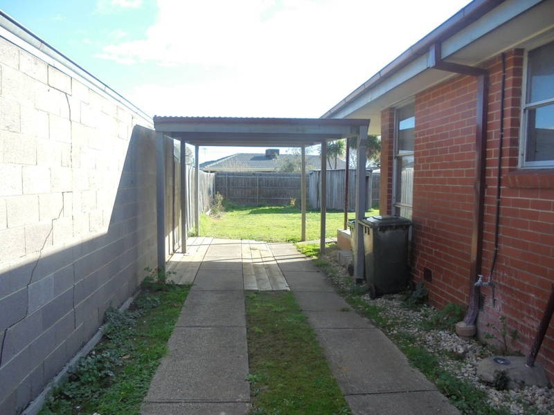 42 VENTNOR CRESCENT, Coolaroo VIC 3048