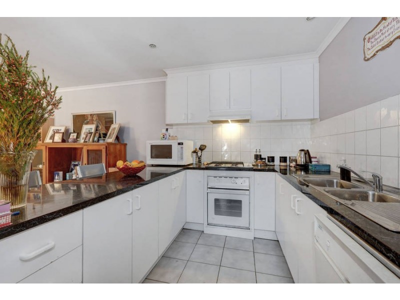 16 MOREY COURT, Roxburgh Park VIC 3064