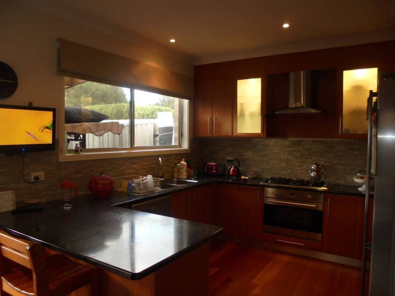 2/22 GOBUR COURT, Meadow Heights VIC 3048