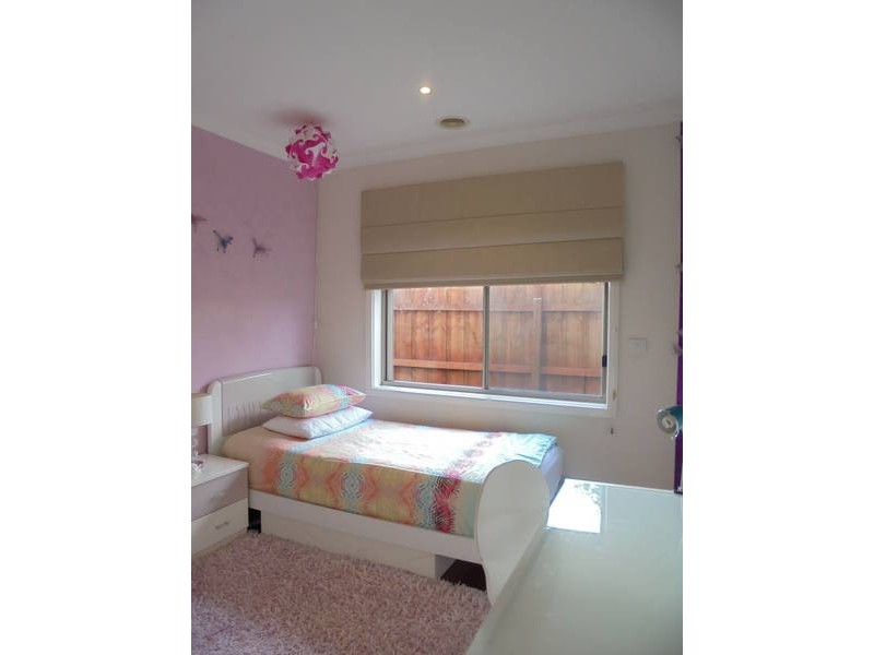 2/22 GOBUR COURT, Meadow Heights VIC 3048