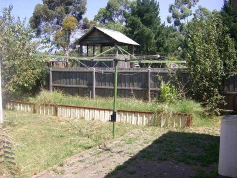 15 WEEMALA COURT, Meadow Heights VIC 3048