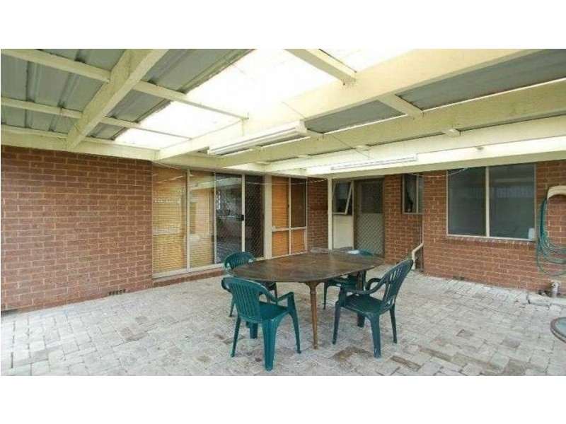 5 WEBB CLOSE, Meadow Heights VIC 3048