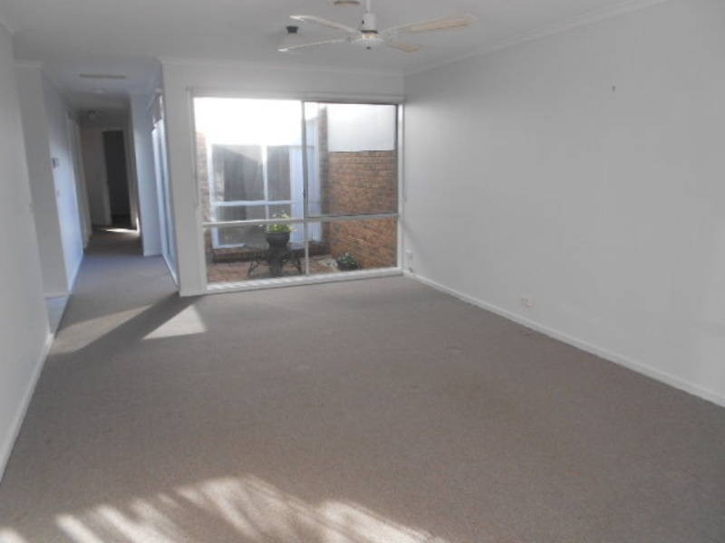 44 REARDEN CRESCENT, Roxburgh Park VIC 3064