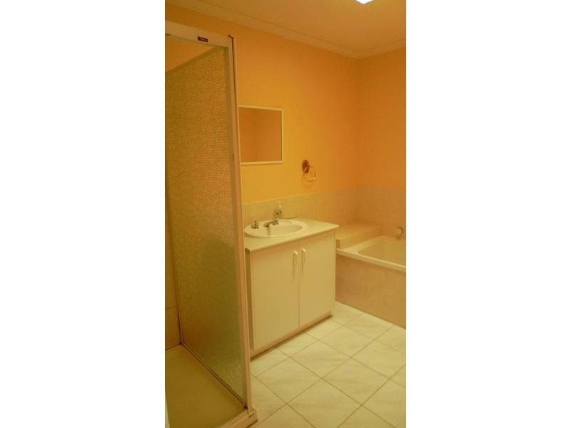 5 BENAUD CLOSE, Meadow Heights VIC 3048