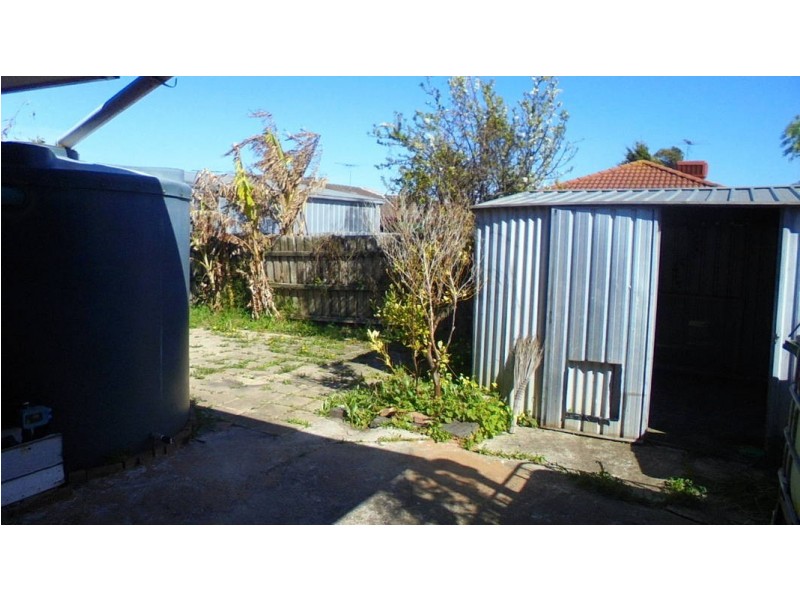 5 BENAUD CLOSE, Meadow Heights VIC 3048