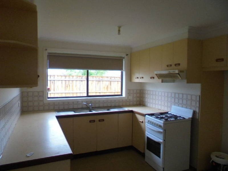 2/4 MUNRO COURT, Meadow Heights VIC 3048