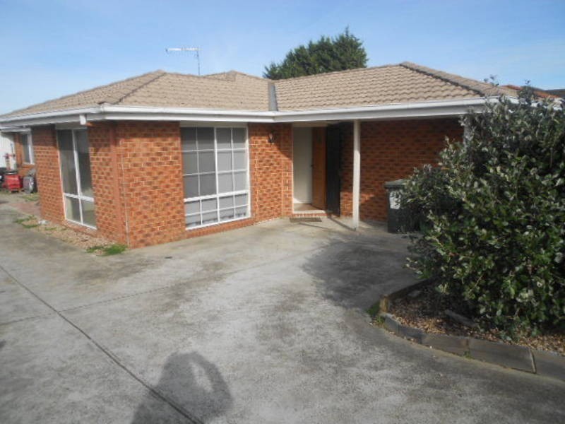 19 CASSINIA CRESCENT, Meadow Heights VIC 3048