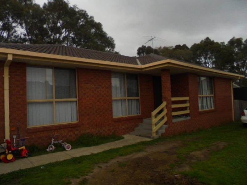 2/11 Elgata Close, Meadow Heights VIC 3048