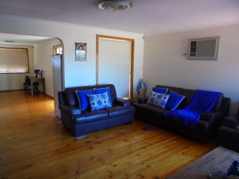 12 GIMLET CLOSE, Meadow Heights VIC 3048