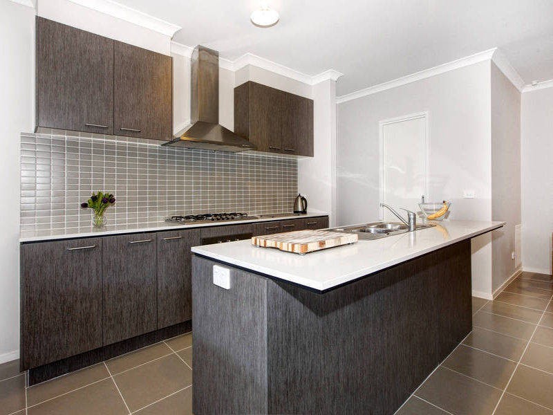 82 THORESBY CIRCUIT, Craigieburn VIC 3064