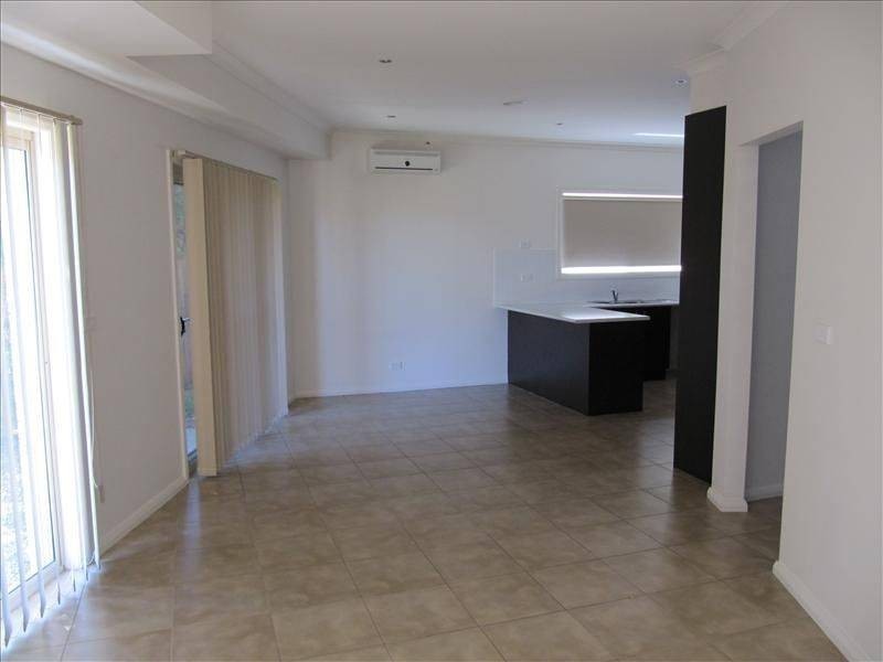 1/11 DUTTON COURT, Meadow Heights VIC 3048