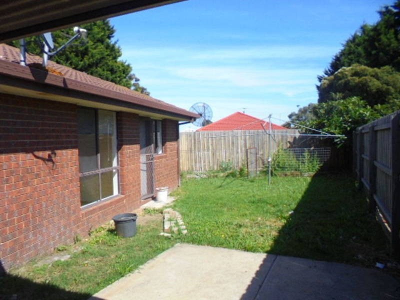 2/4 MUNRO COURT, Meadow Heights VIC 3048