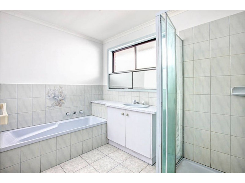 26 Matthews Crescent, Roxburgh Park VIC 3064