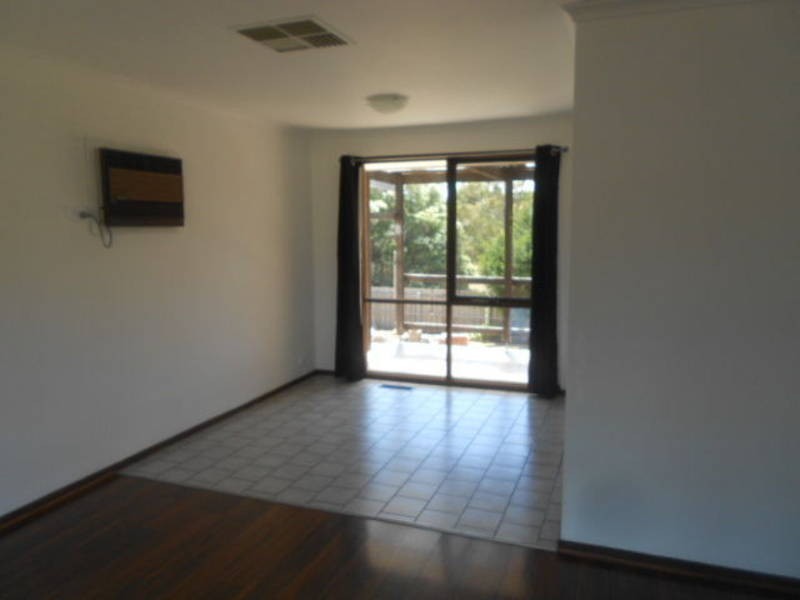 11 WEBB CLOSE, Meadow Heights VIC 3048