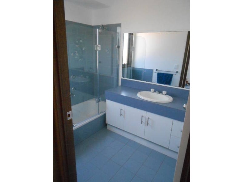 11 WEBB CLOSE, Meadow Heights VIC 3048