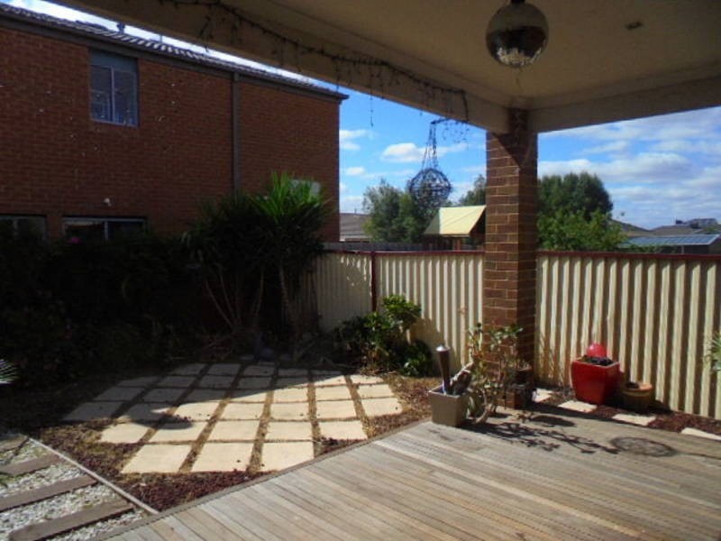 21 BRUSHWOOD CIRCUIT, Roxburgh Park VIC 3064