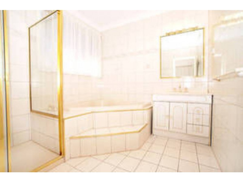 17 MAGNOLIA BLVD, Meadow Heights VIC 3048