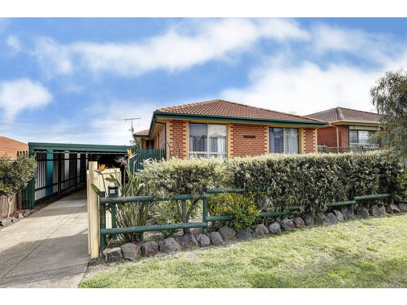 13 MANUKA PLACE, Meadow Heights VIC 3048