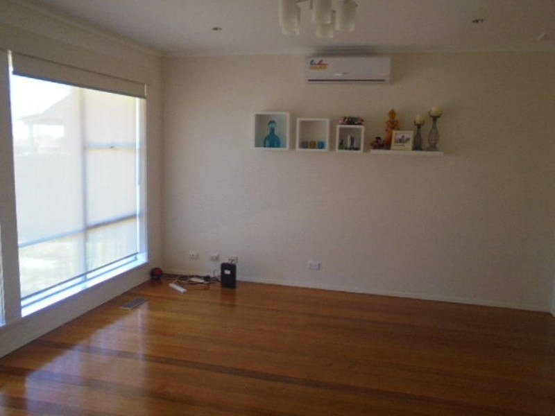 6 LALOR STREET, Dallas VIC 3047