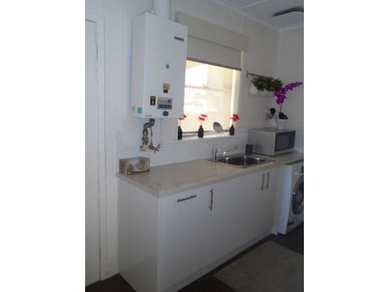 6 LALOR STREET, Dallas VIC 3047