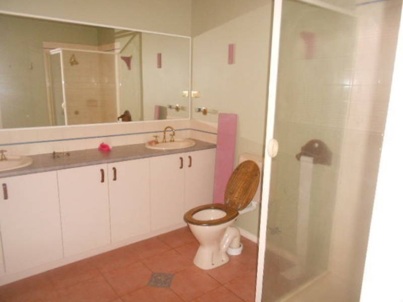 31  Delphinus Crescent, Roxburgh Park VIC 3064