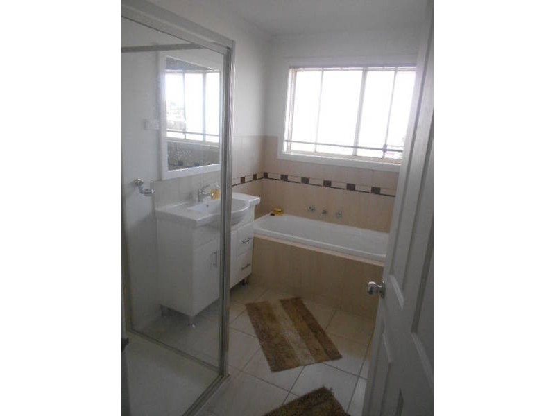 3/4-16 MELALEUCA DRIVE, Meadow Heights VIC 3048