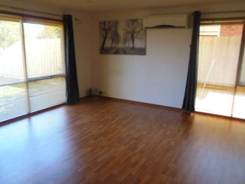 28  GILMOUR COURT, Meadow Heights VIC 3048