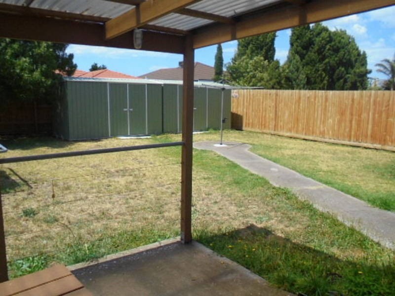 28  GILMOUR COURT, Meadow Heights VIC 3048