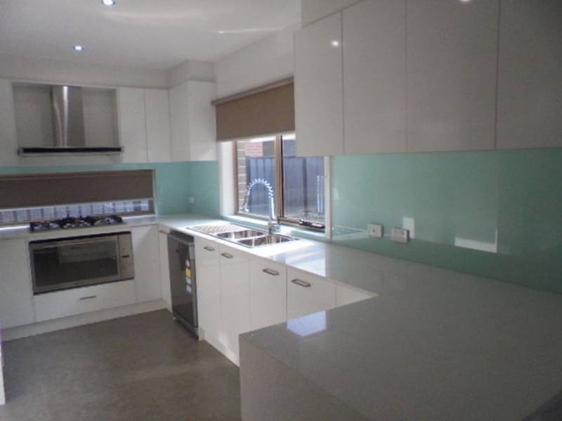 2 SAINT ROAD, Craigieburn VIC 3064