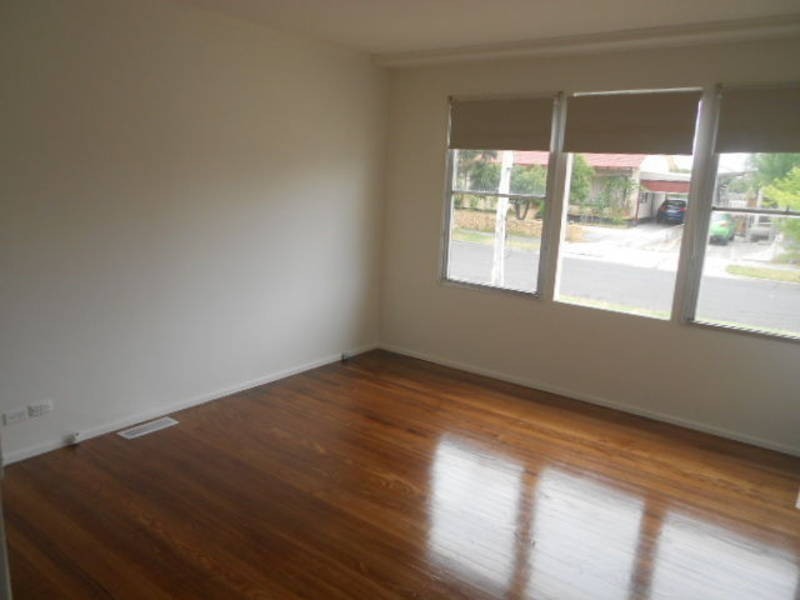 9 KIEWA CRESCENT, Dallas VIC 3047