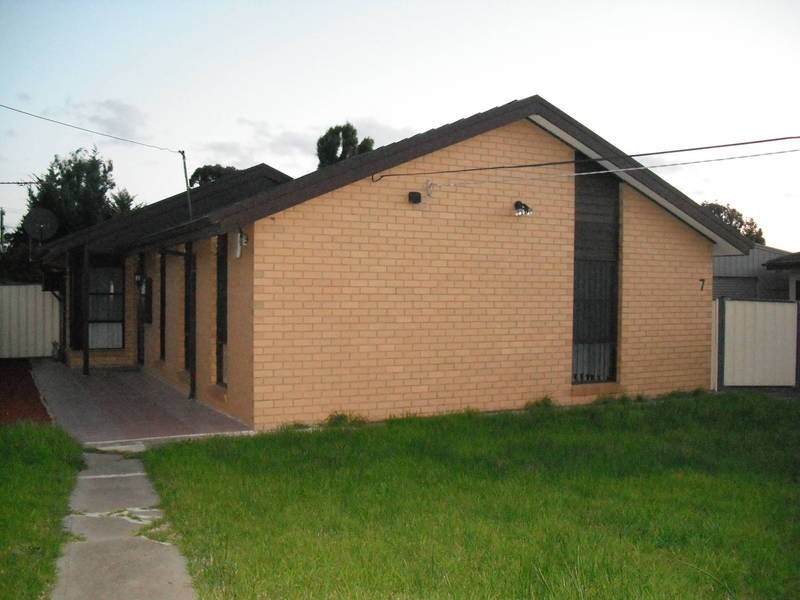 7 MIDAS COURT, Meadow Heights VIC 3048