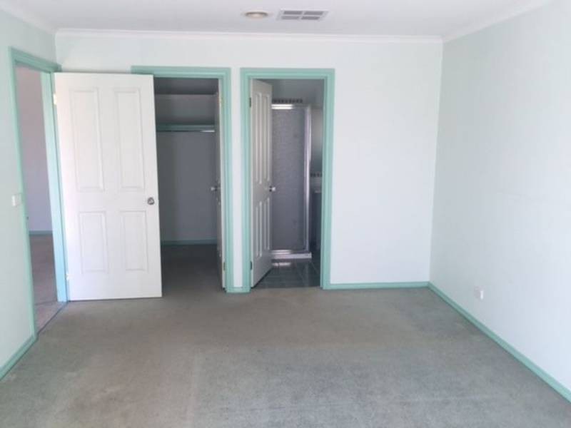 11 ELDERGREEN CIRCUIT, Craigieburn VIC 3064