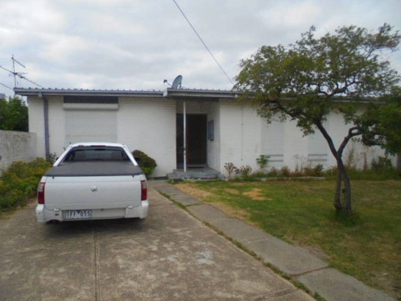 12 HAMPDEN STREET, Dallas VIC 3047