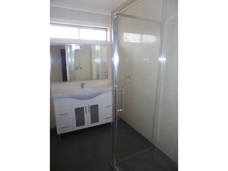 12 HAMPDEN STREET, Dallas VIC 3047