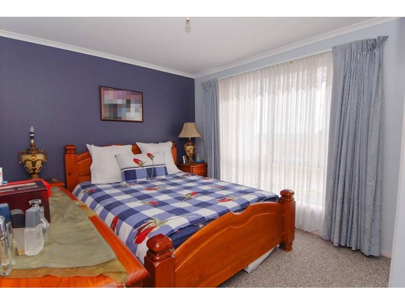 2 GREEN VALLEY GROVE, Meadow Heights VIC 3048