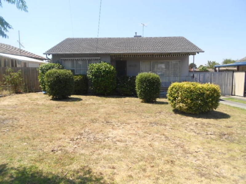 8 WARRAGUL STREET, Dallas VIC 3047