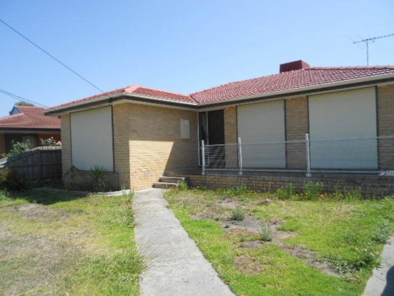 18 TOORADIN AVENUE, Dallas VIC 3047